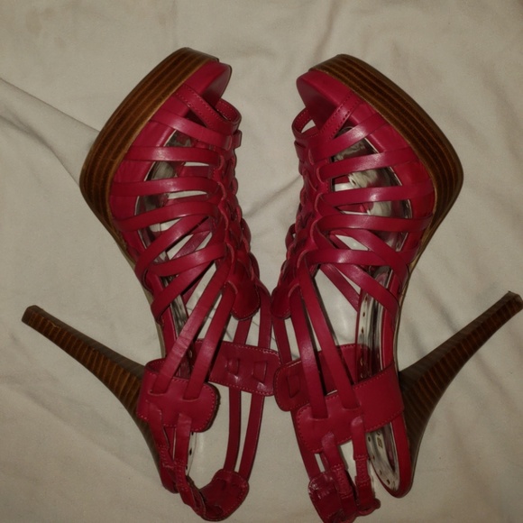 BCBGirls "Darma" Fuschia Heels Size 10B - Picture 8 of 8